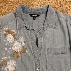 Express Light Blue Denim Shirt with Floral Design, NWOT, size Medium